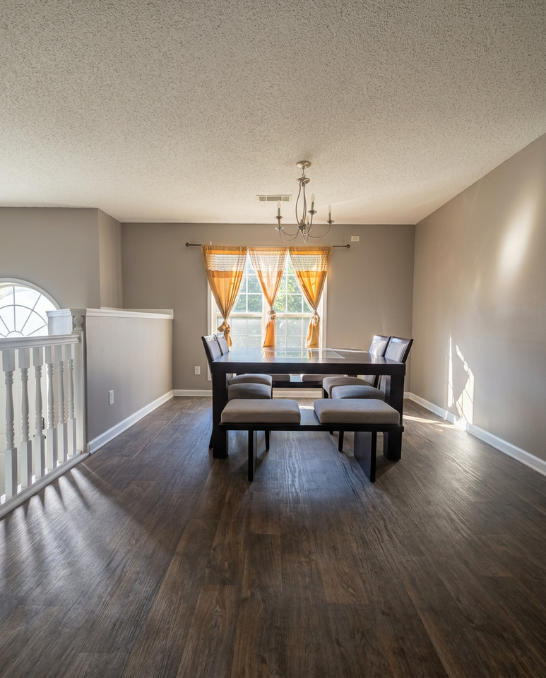 1885 Roxey Lane - Photo 5 of 14