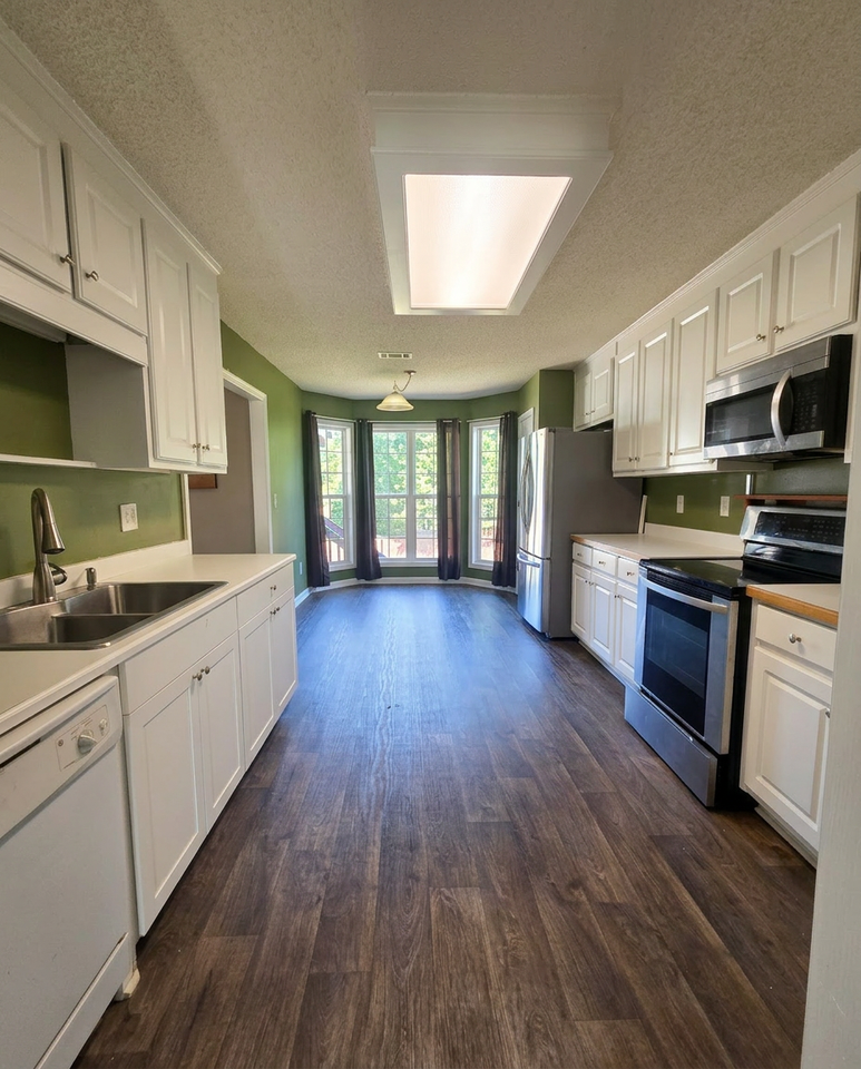 1885 Roxey Lane - Photo 6 of 14