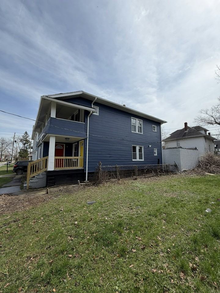12104 Osceola Avenue, Unit Upper - Photo 2 of 13