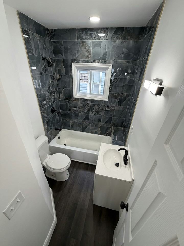 12104 Osceola Avenue, Unit Upper - Photo 6 of 13