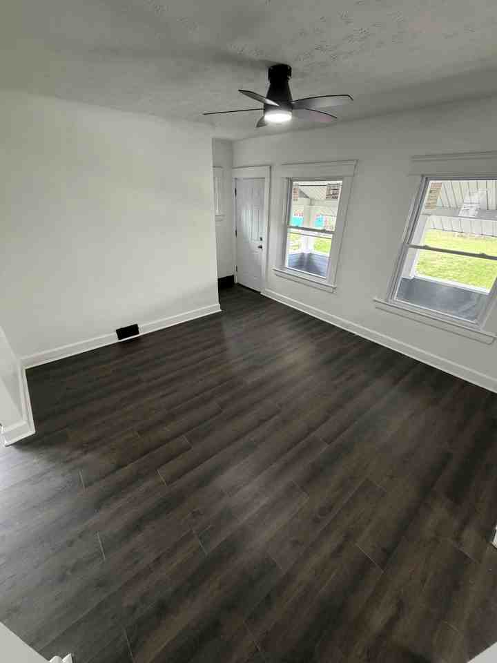 12104 Osceola Avenue, Unit Upper - Photo 7 of 13