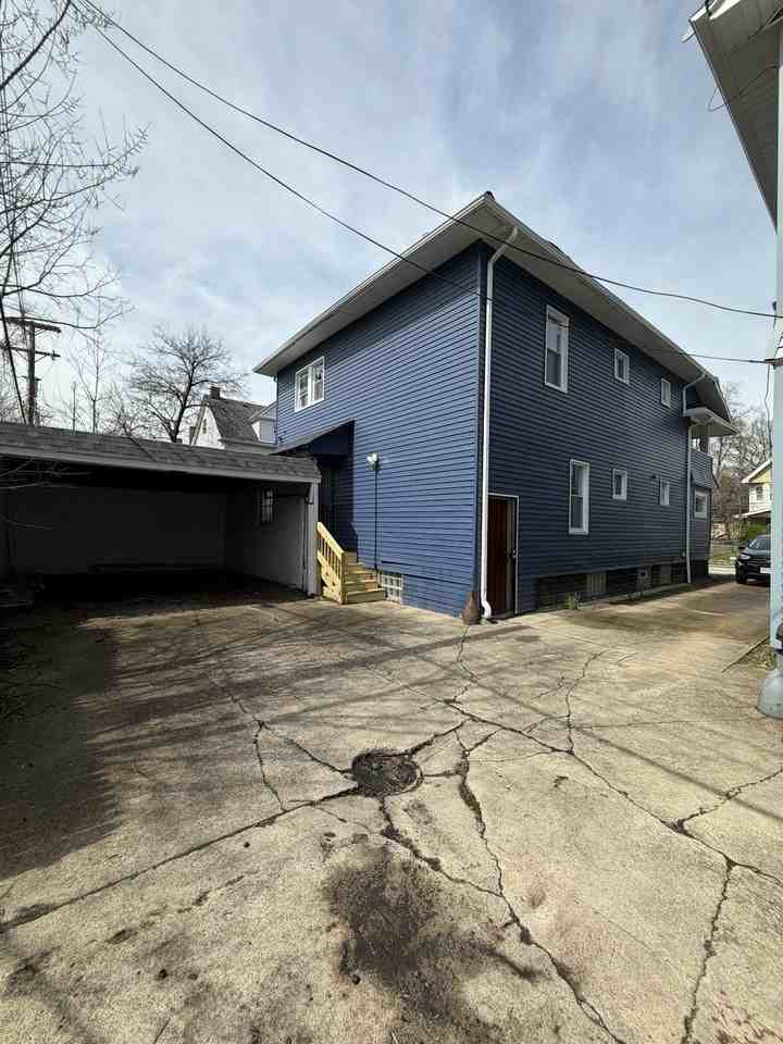 12104 Osceola Avenue, Unit Lower - Photo 3 of 13