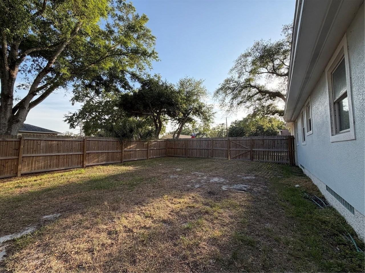 1947 Chenango Ave - Photo 4 of 23