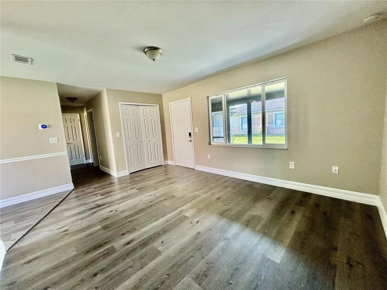 504 Blackbird Ln - Photo 4 of 22