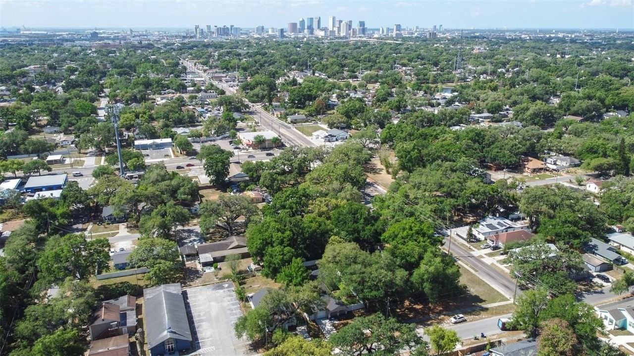 1505 E North Bay St - Photo 2 of 50