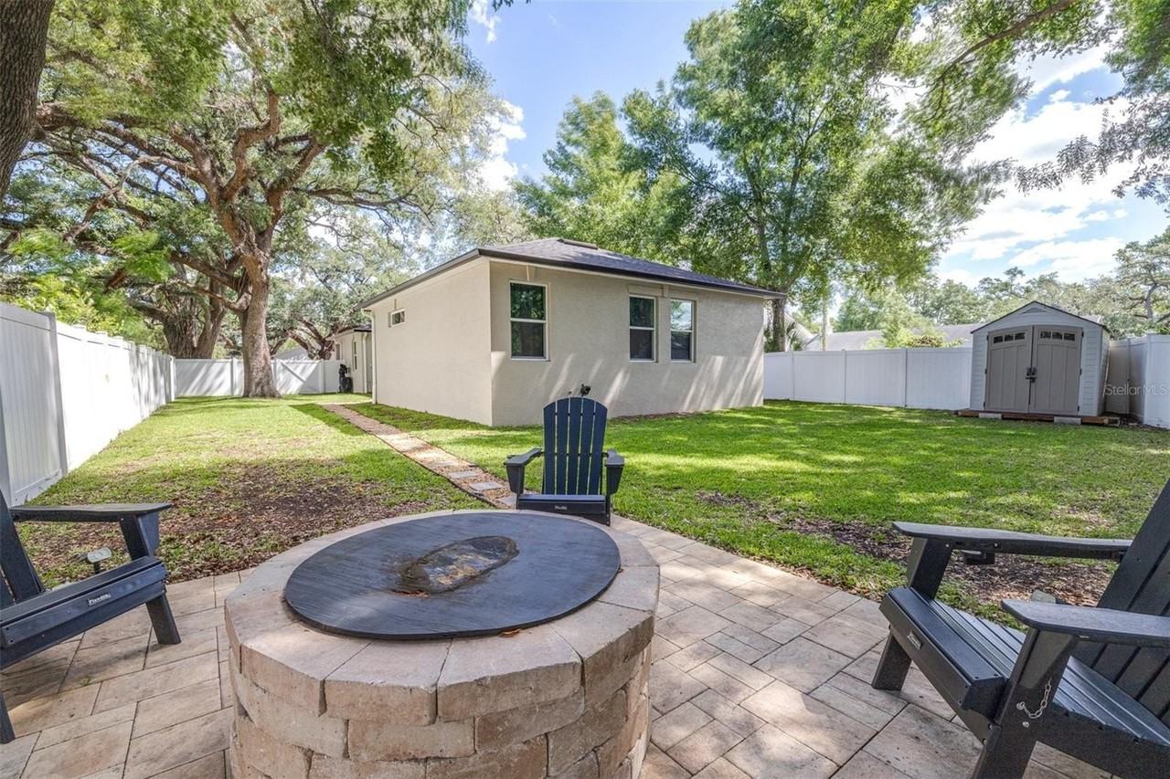 1505 E North Bay St - Photo 6 of 50