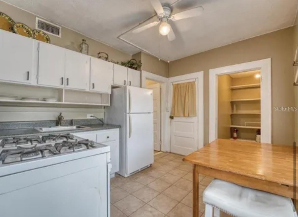 1741 1st St S - Photo 4 of 10