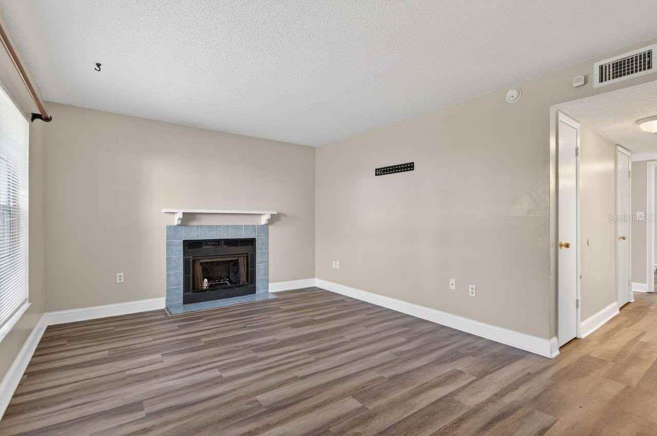 14319 Hanging Moss Cir #102 - Photo 5 of 18