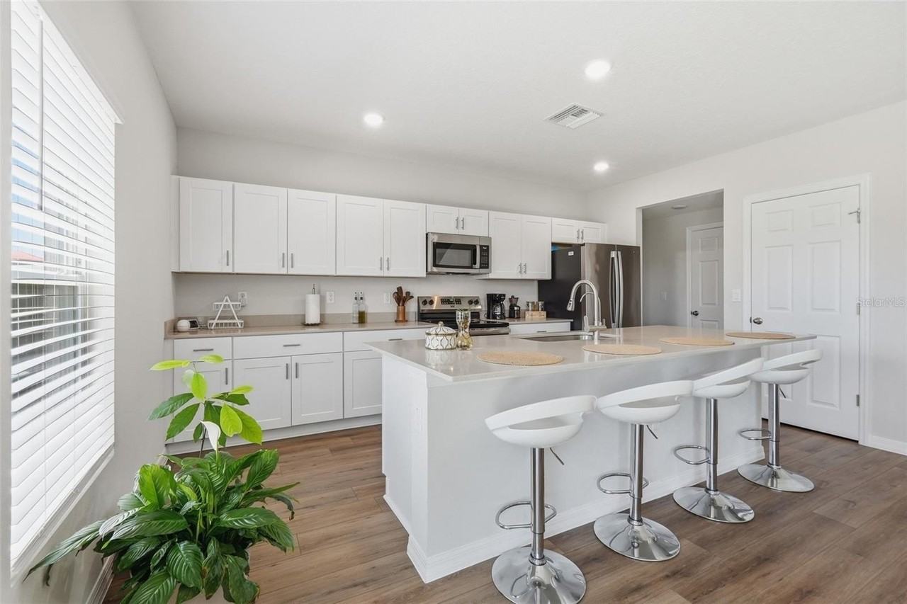 1330 Current Pl - Photo 5 of 42