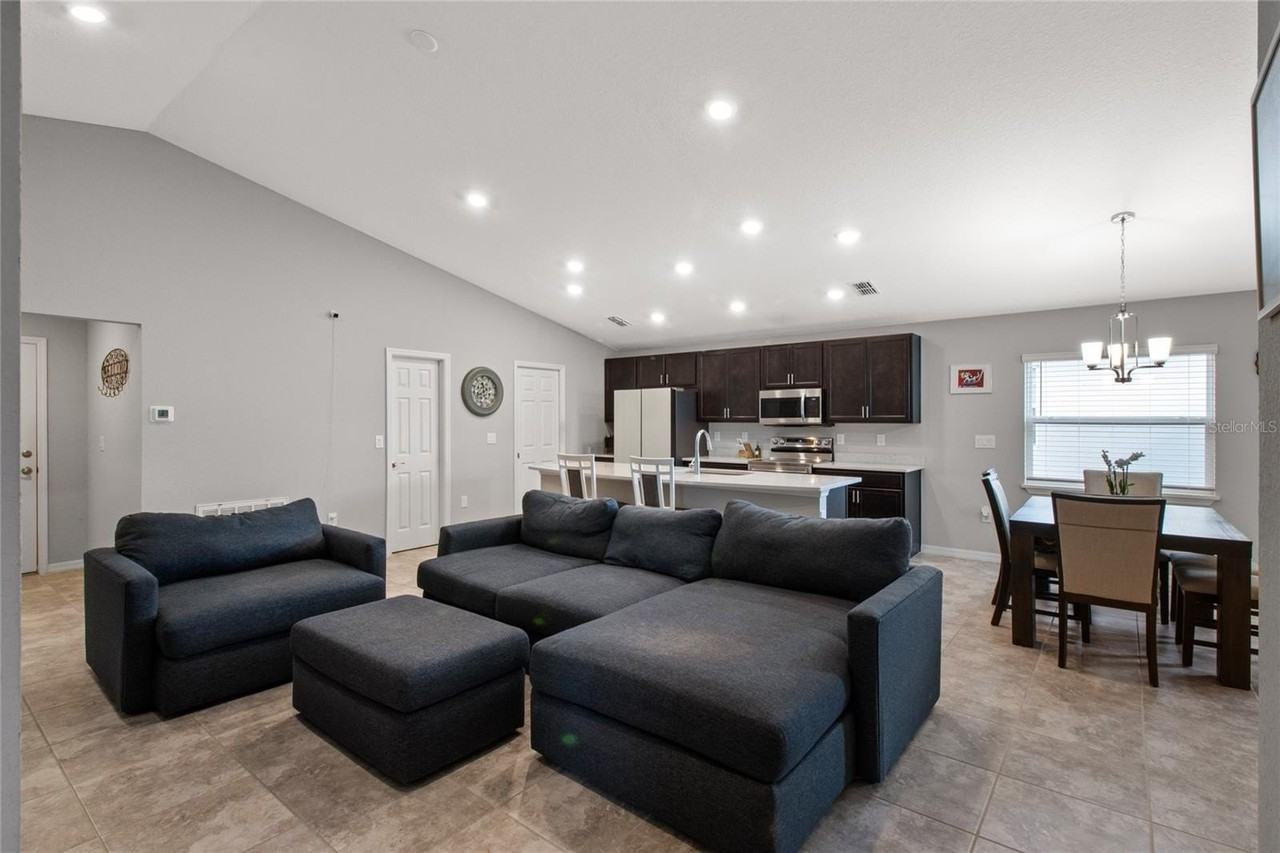 524 Scenic Bluff Blvd - Photo 3 of 23