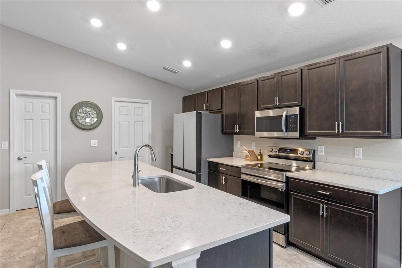 524 Scenic Bluff Blvd - Photo 6 of 23