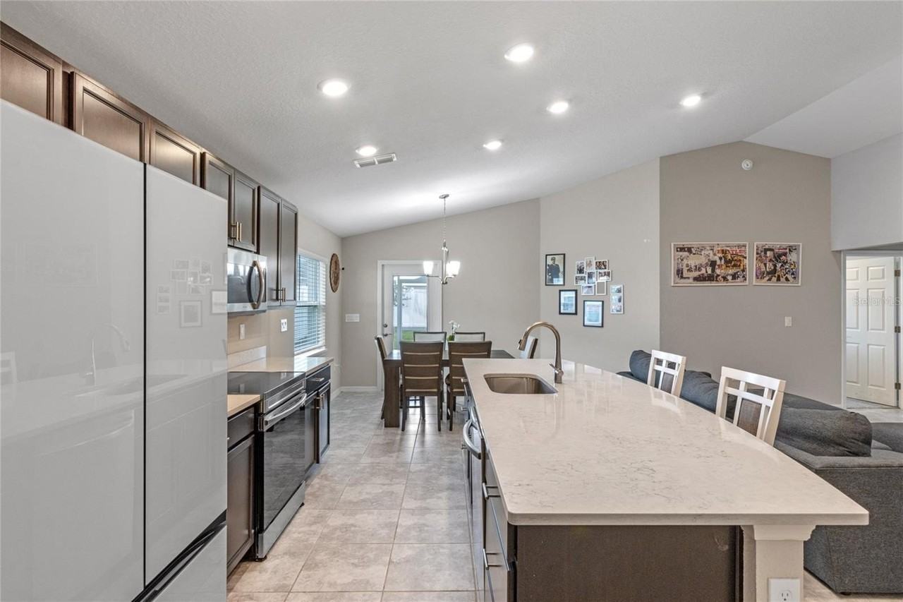 524 Scenic Bluff Blvd - Photo 7 of 23