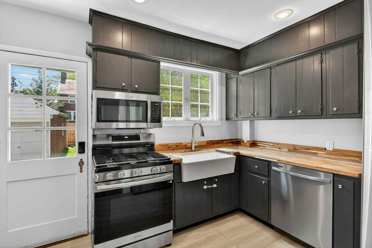 862 Pleasure Road - Photo 5 of 18