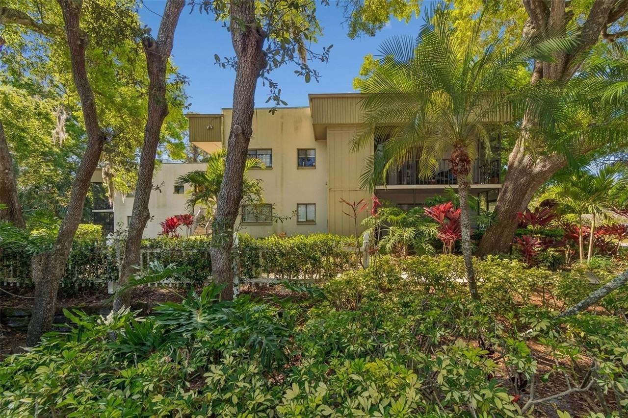 3300 Fox Chase Cir N #202 - Photo 4 of 50