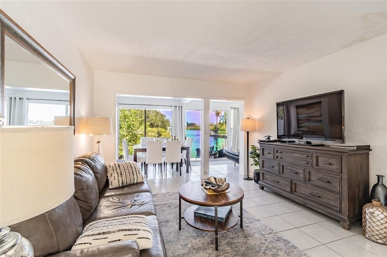 607 Betmor Ln - Photo 4 of 28