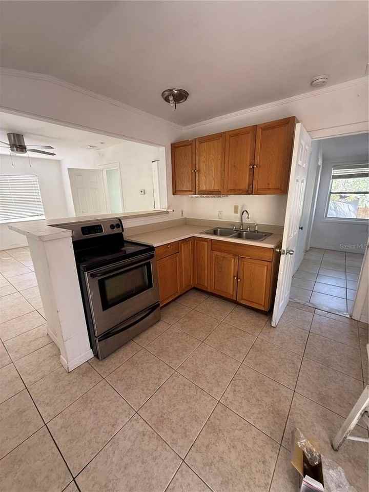 345 22nd Ave S #B - Photo 6 of 14