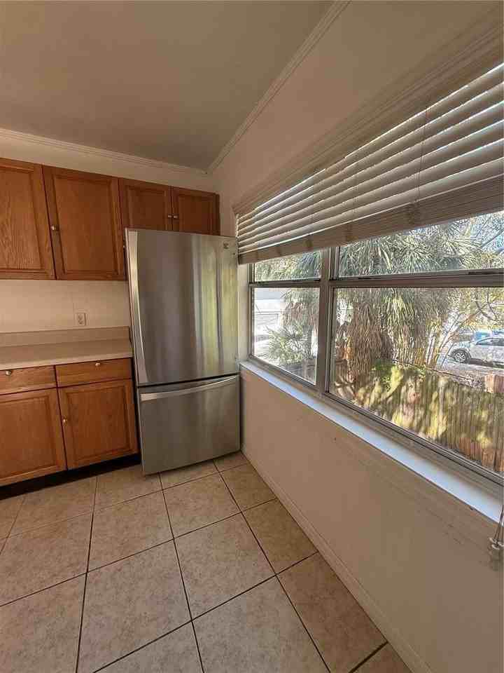 345 22nd Ave S #B - Photo 7 of 14