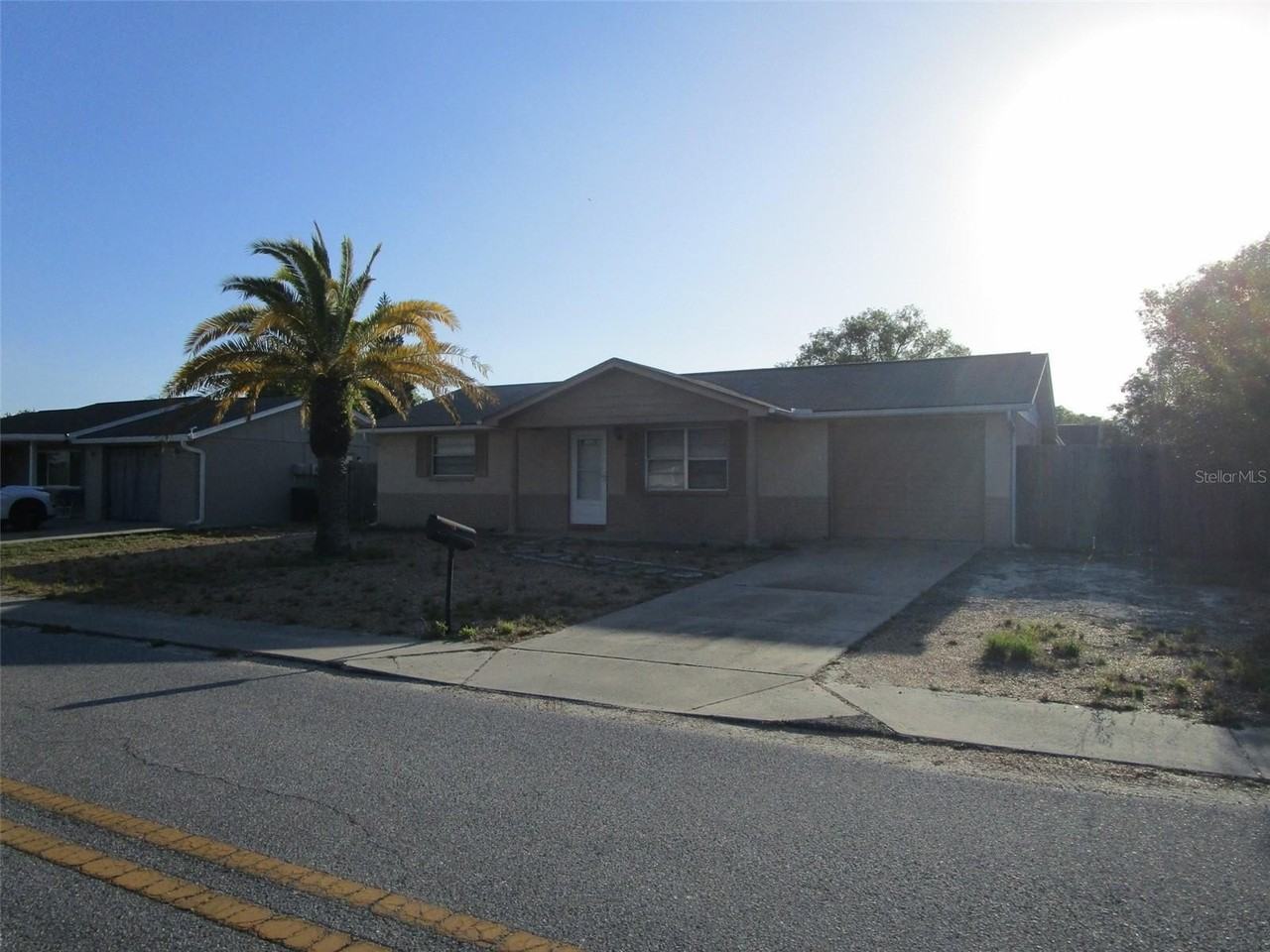 11611 Constance Dr - Photo 2 of 28
