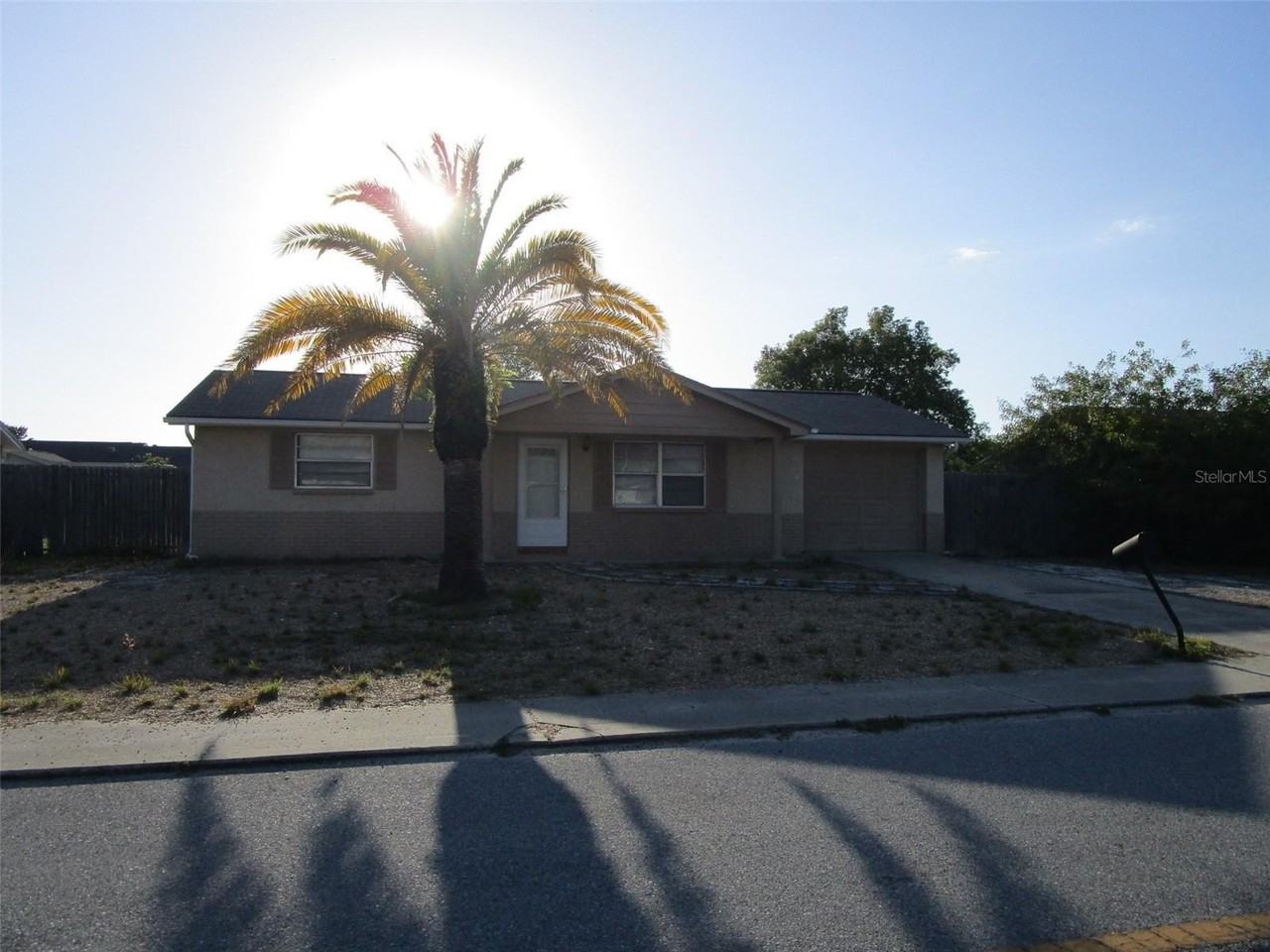 11611 Constance Dr - Photo 3 of 28