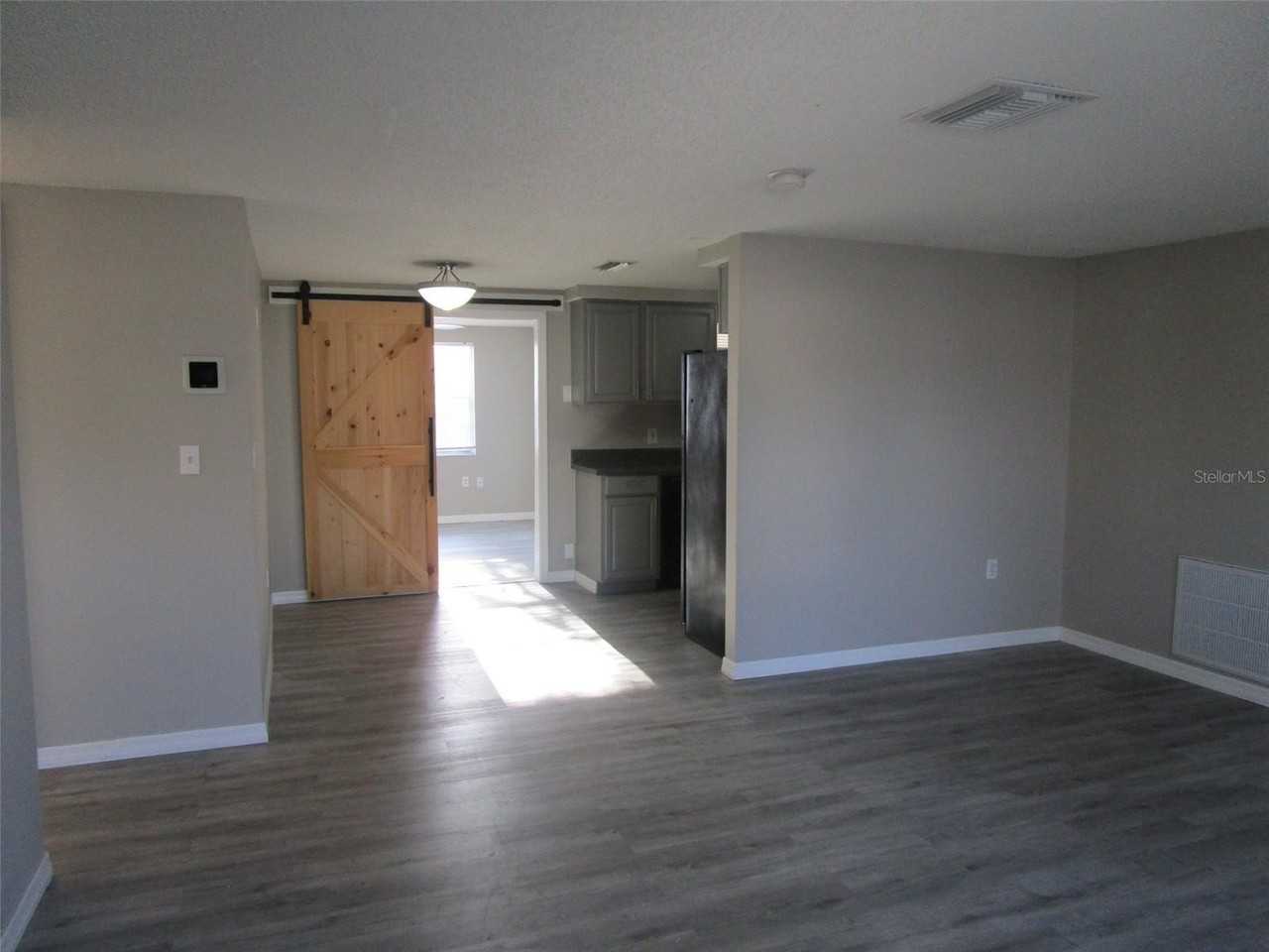 11611 Constance Dr - Photo 4 of 28