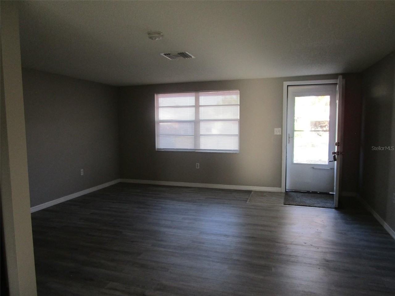 11611 Constance Dr - Photo 5 of 28