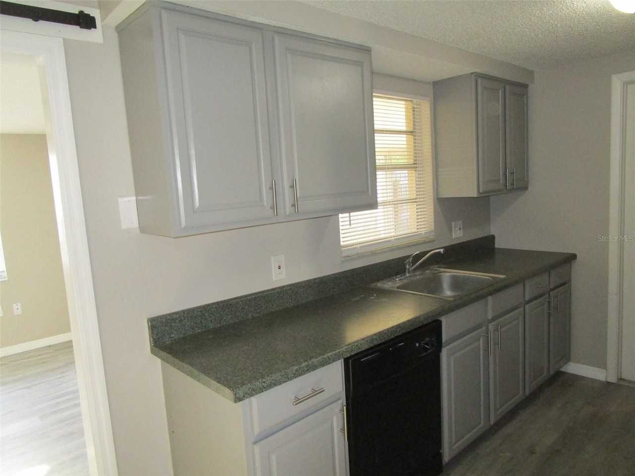 11611 Constance Dr - Photo 7 of 28