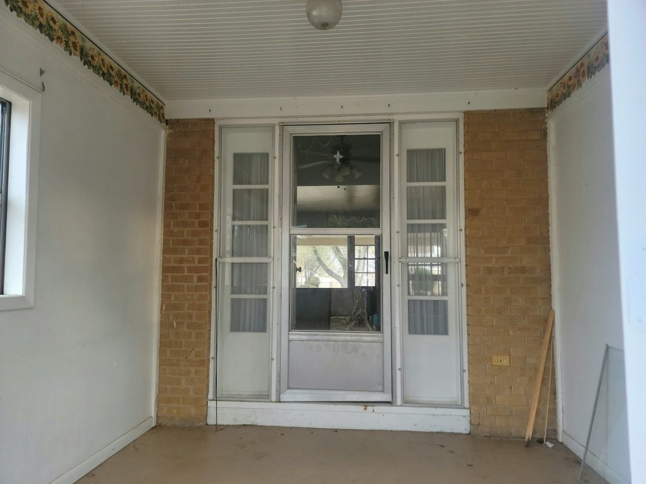 2109 South Parkwood Lane - Photo 4 of 21