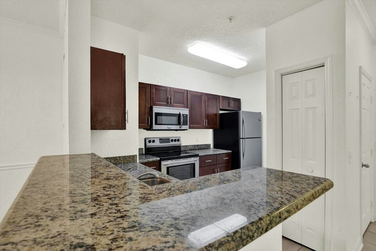 18001 Richmond Place Drive, Unit 121 - Photo 3 of 22