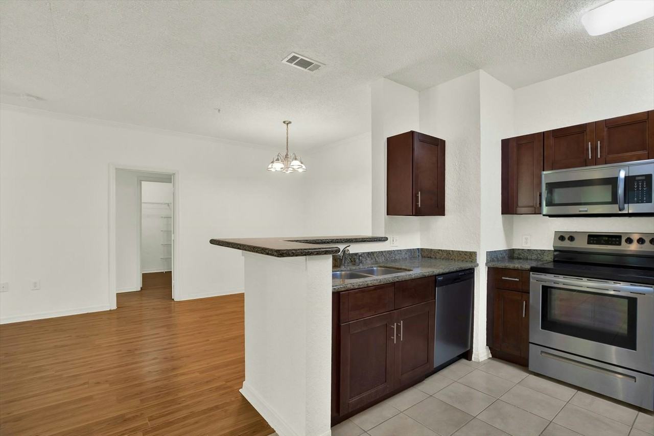 18001 Richmond Place Drive, Unit 121 - Photo 5 of 22