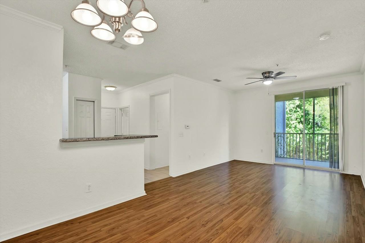 18001 Richmond Place Drive, Unit 121 - Photo 6 of 22