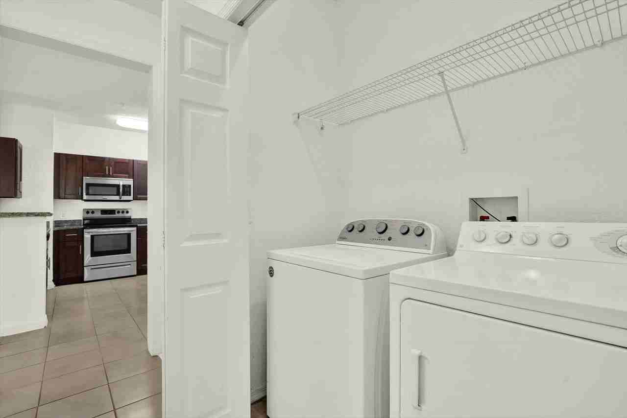 18001 Richmond Place Drive, Unit 121 - Photo 7 of 22