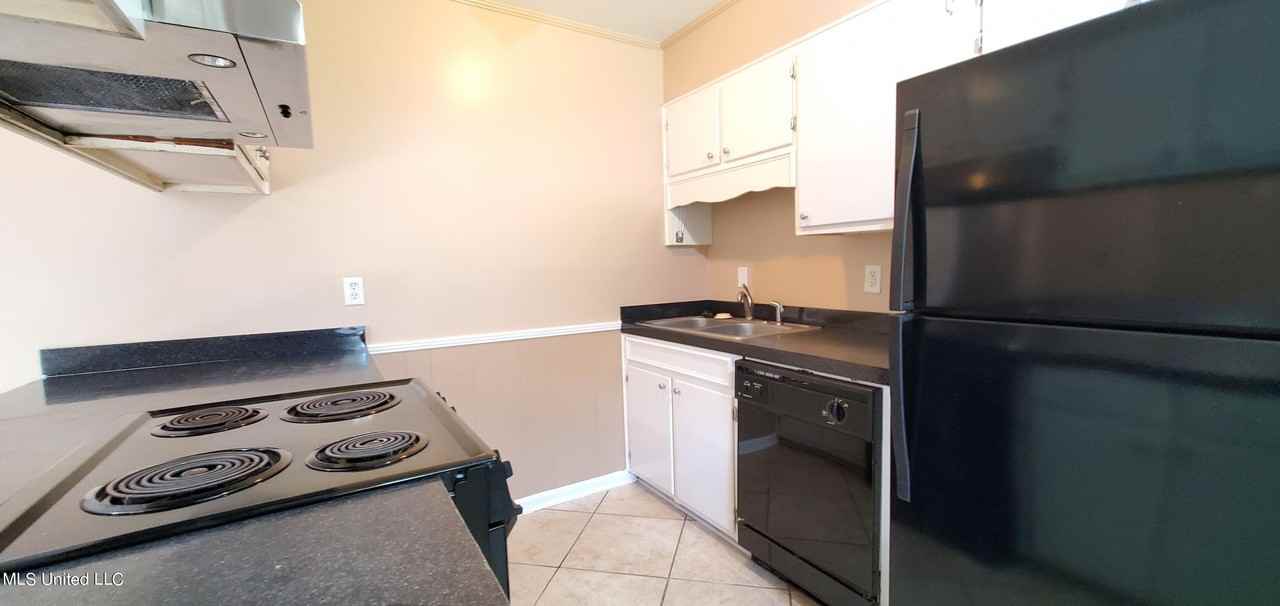 230 Saratoga Dr - Photo 6 of 16