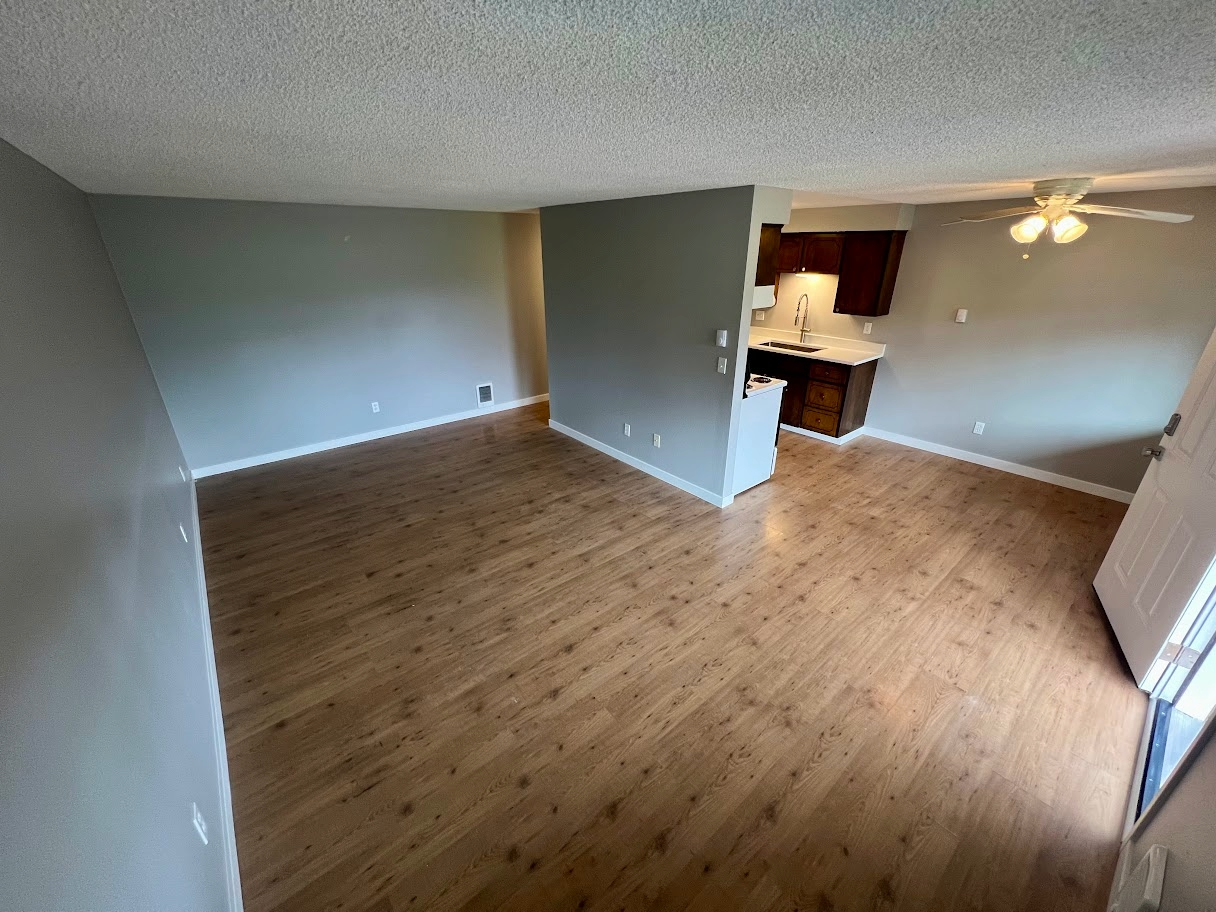 180 Southeast 3rd Street, Unit A - Photo 4 of 19