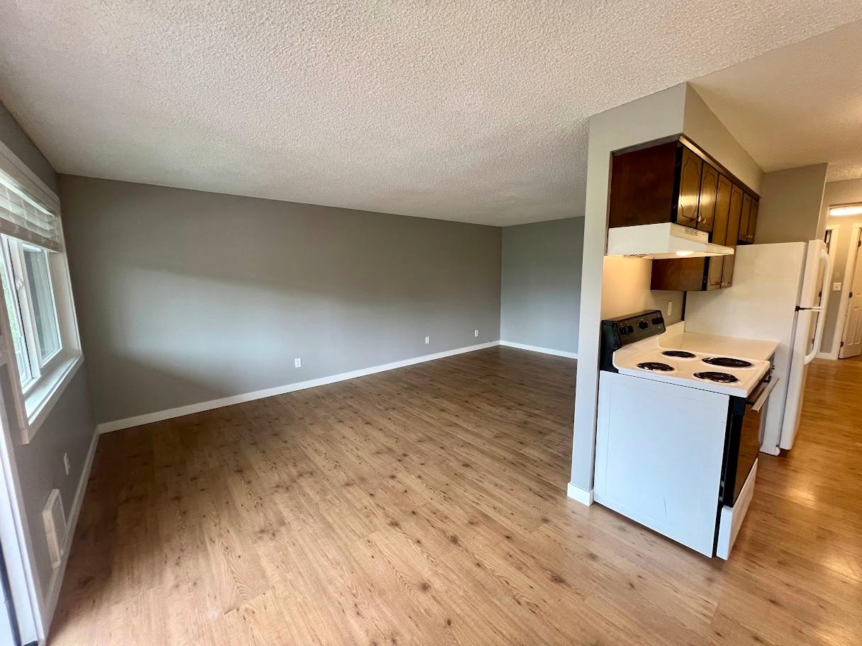 180 Southeast 3rd Street, Unit A - Photo 5 of 19