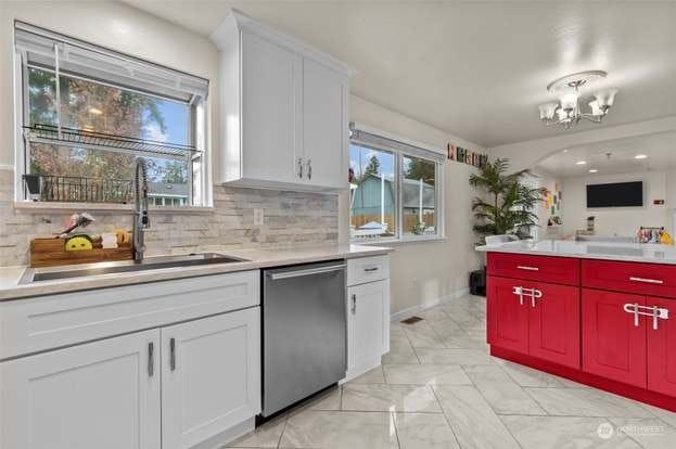 2205 29th Ave SE - Photo 2 of 38