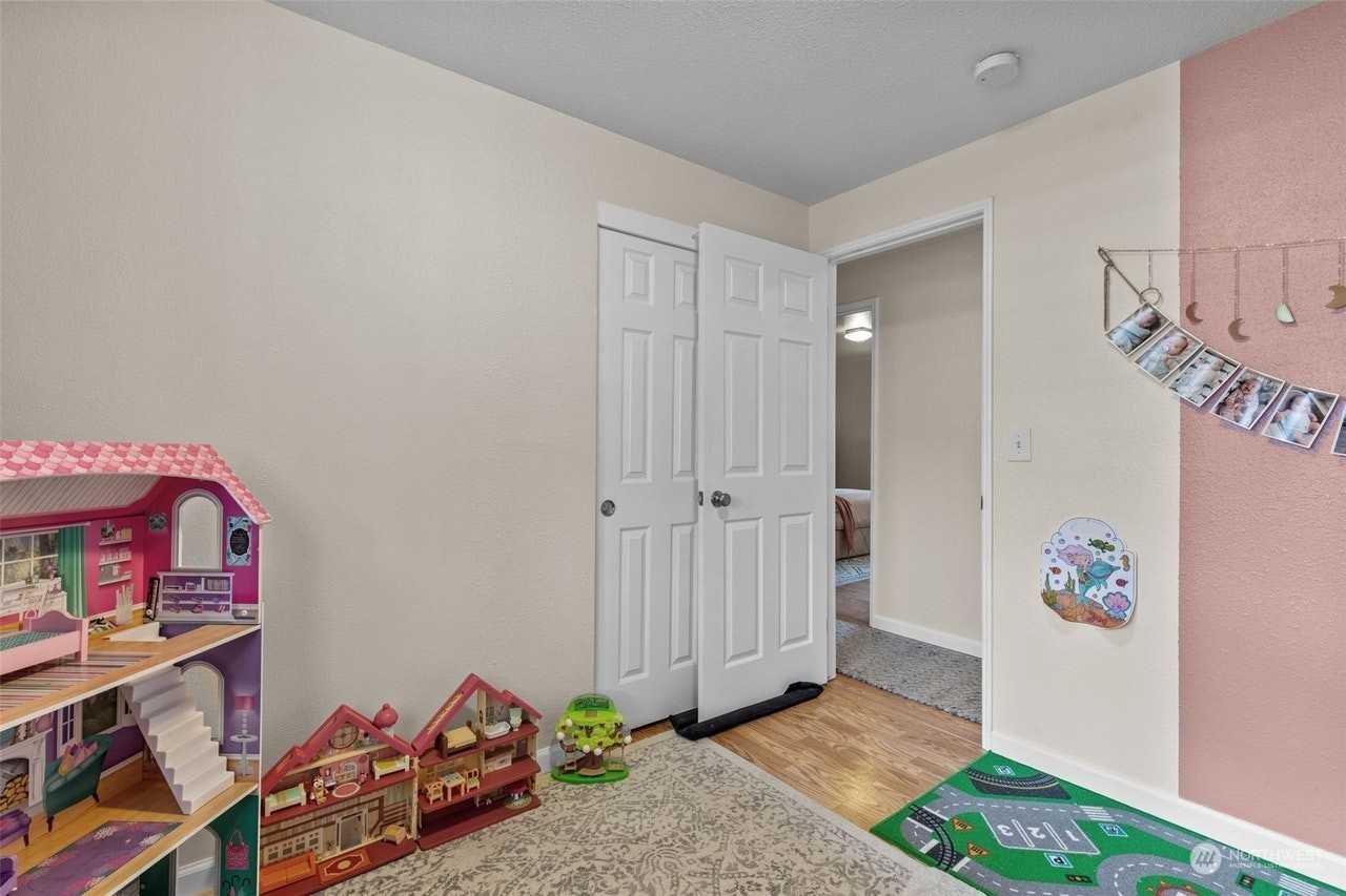 2205 29th Ave SE - Photo 6 of 38