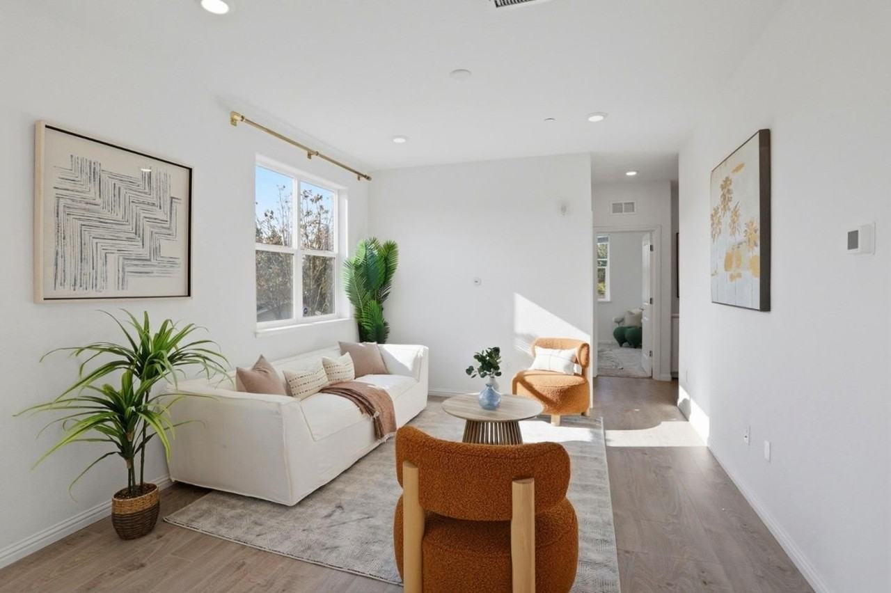 1901 Nevets Ln - Photo 7 of 32