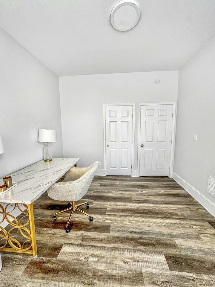 4581 Gibson Avenue, Unit 4581 - Photo 3 of 34