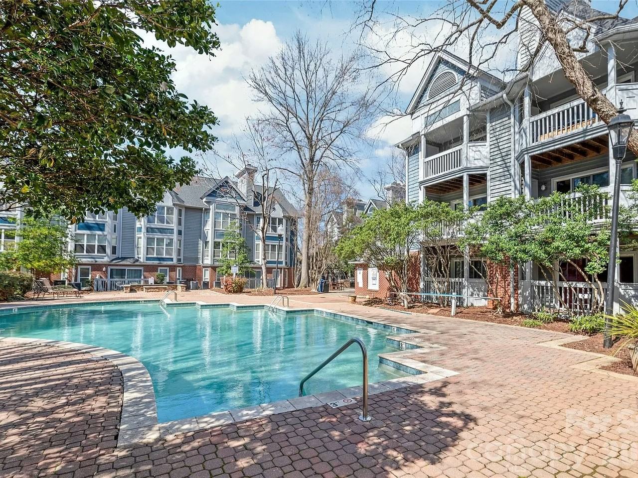 505 North Graham Street - Photo 7 of 28