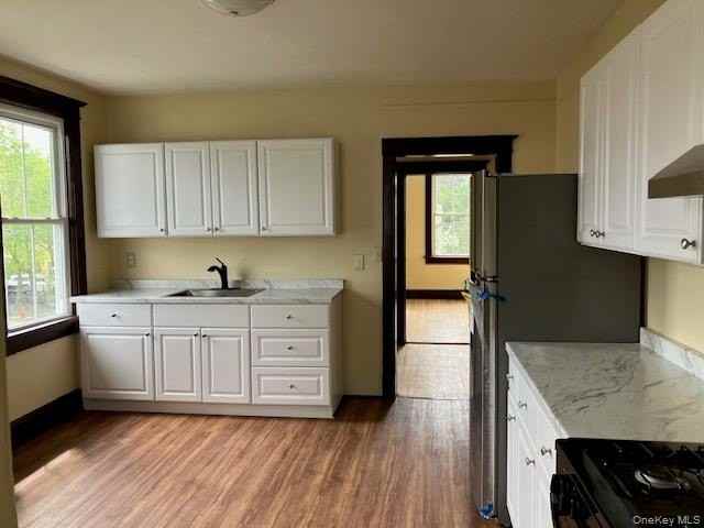 226 Glen Cove Ave #2ndFL - Photo 4 of 9