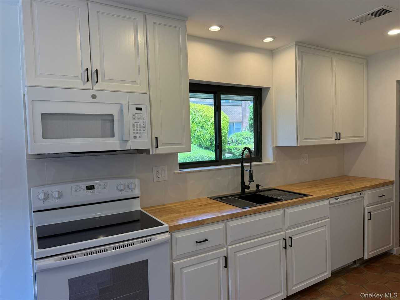 15 Oldfield #15 - Photo 3 of 23