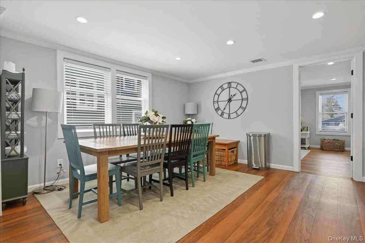 5 Carlton Ave - Photo 3 of 31