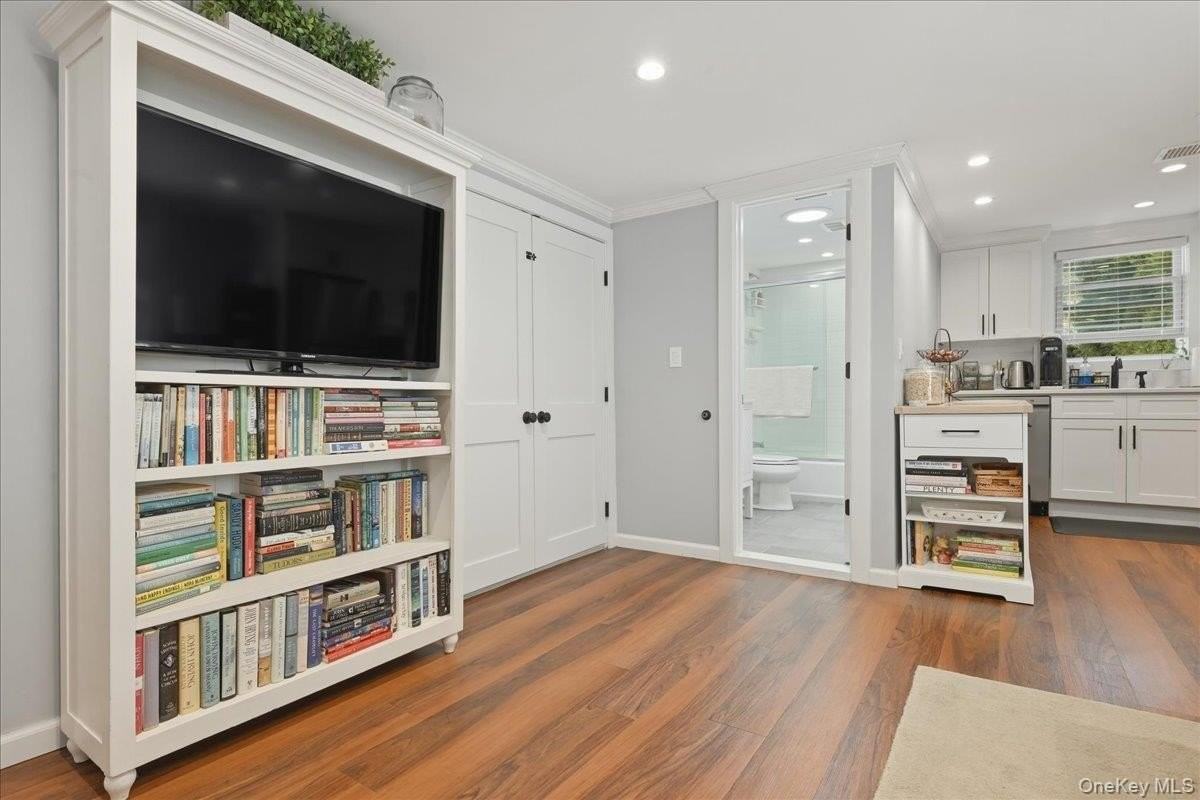 5 Carlton Ave - Photo 6 of 31