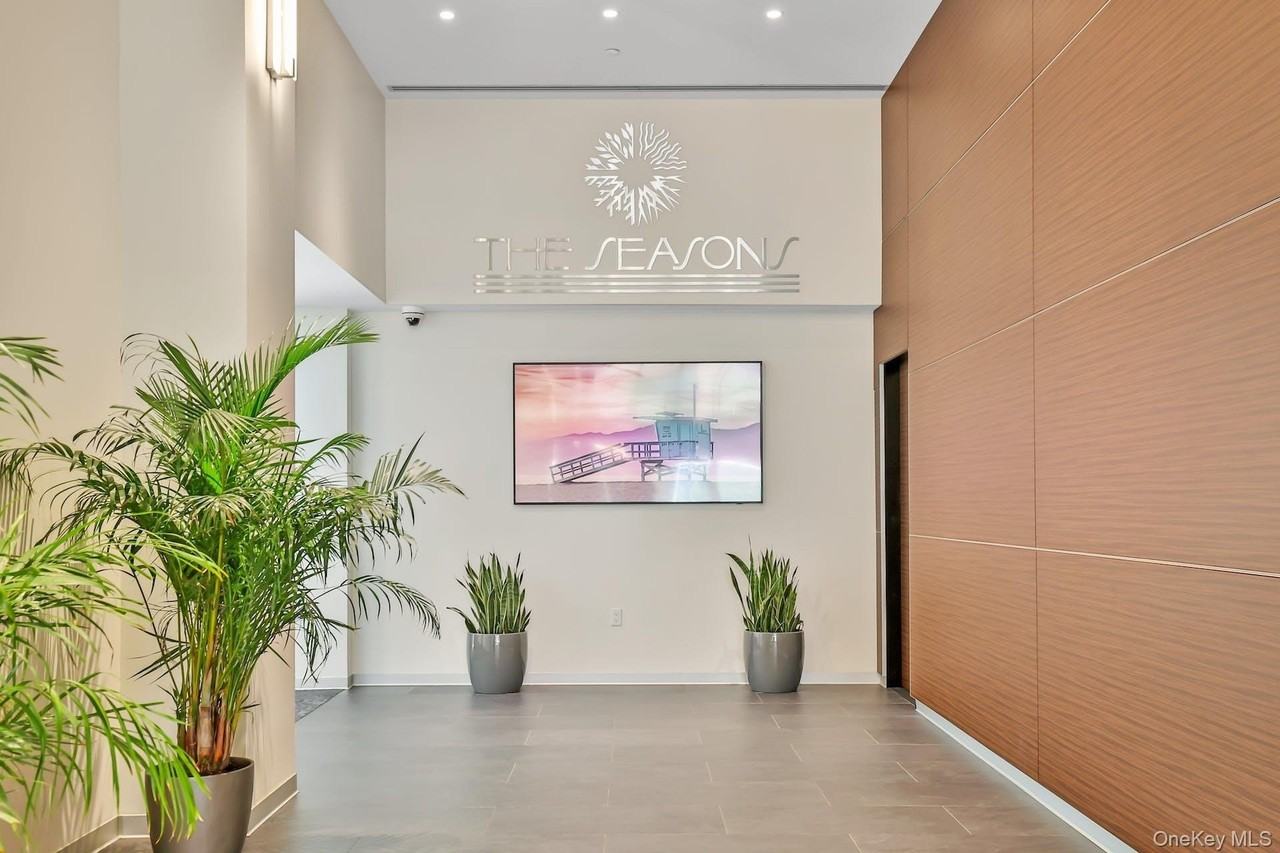 4 Martine Ave #1120 - Photo 2 of 22