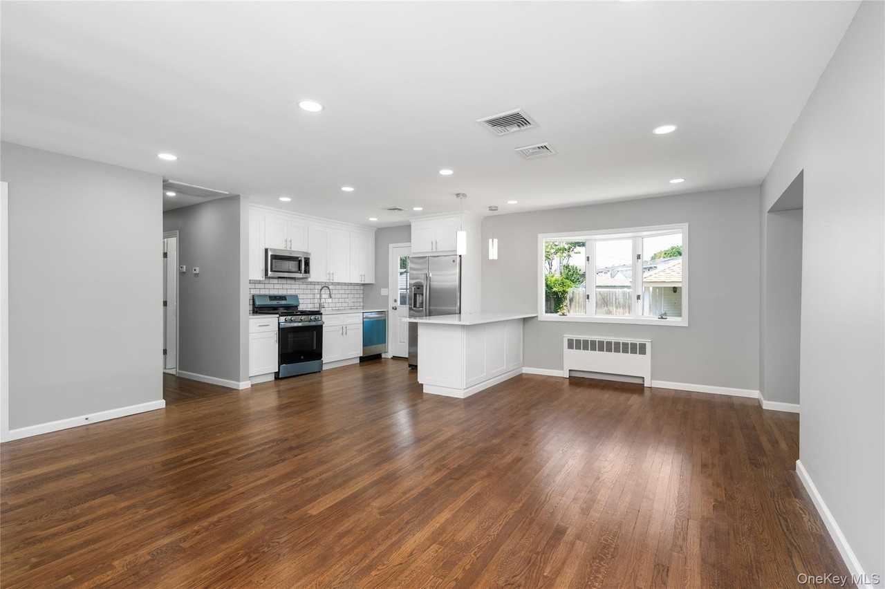 258 Gilling Rd - Photo 5 of 23