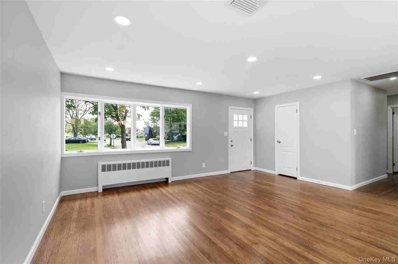 258 Gilling Rd - Photo 7 of 23