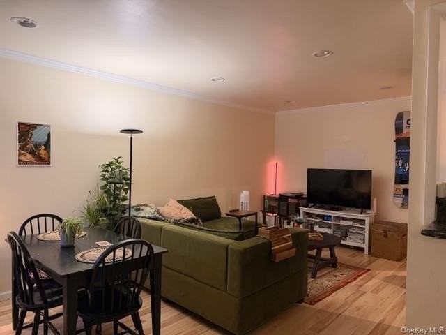 425 Shore Rd #3A - Photo 3 of 17