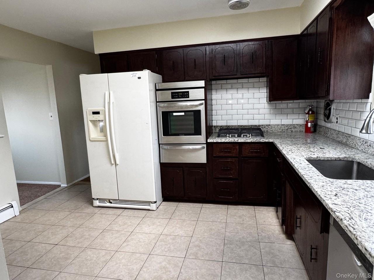 113 Maple Blvd - Photo 2 of 11