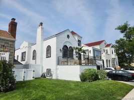 featured image of 45 W Penn St