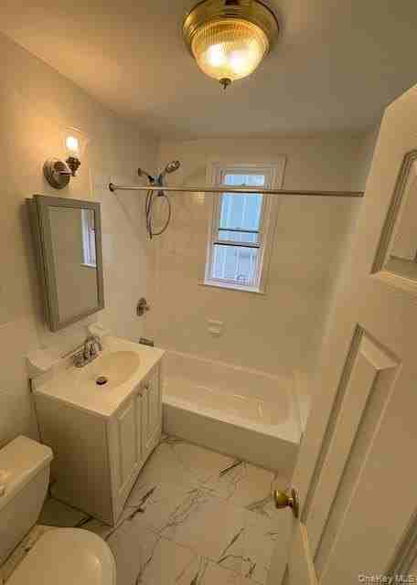 3133 97th St #1stFL - Photo 7 of 9